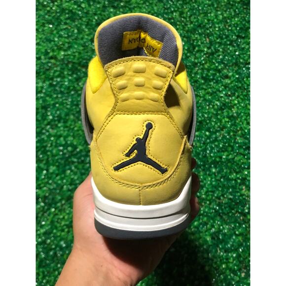 Air Jordan Retro 4 Lighting Size 10 With Box CT8527-700 - Picture 6 of 9